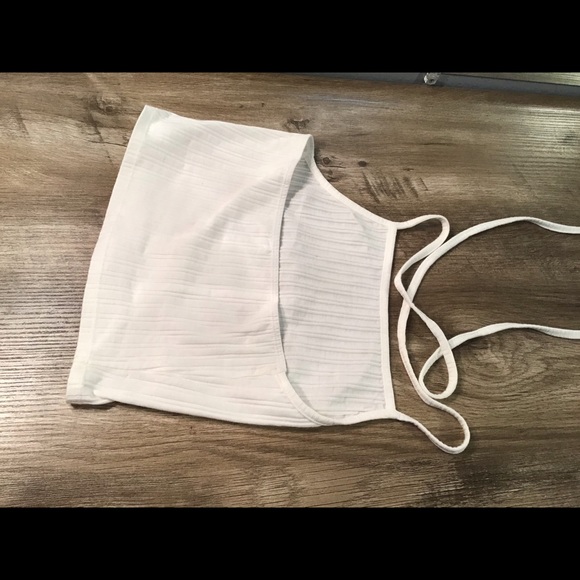 Halter top - Picture 2 of 3